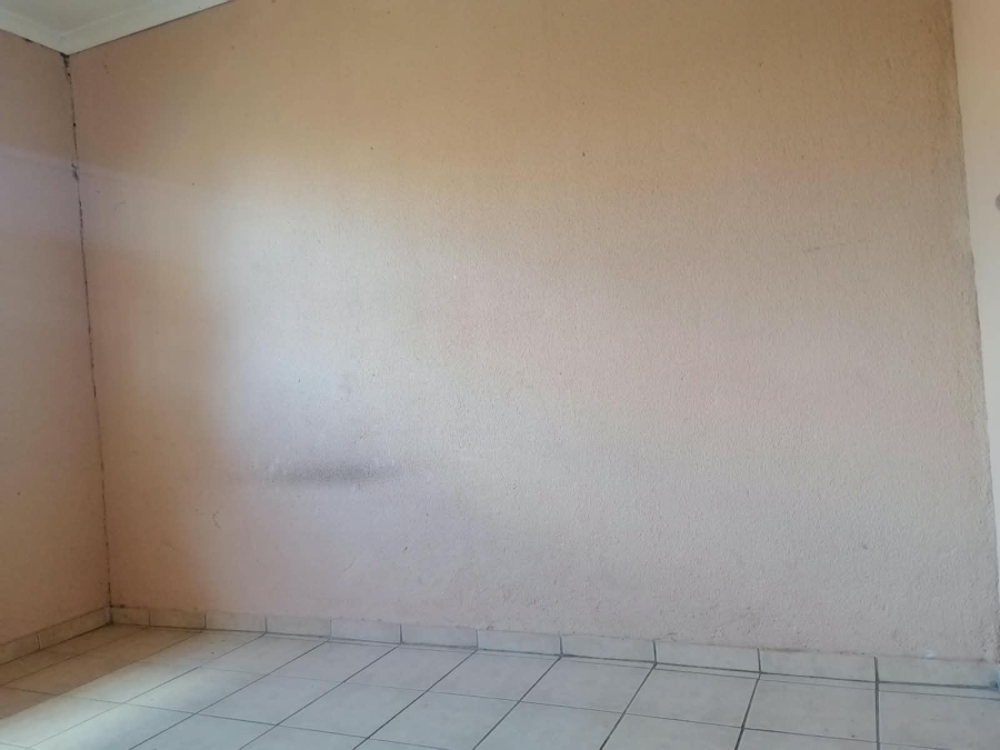 To Let 5 Bedroom Property for Rent in Tlhabane North West